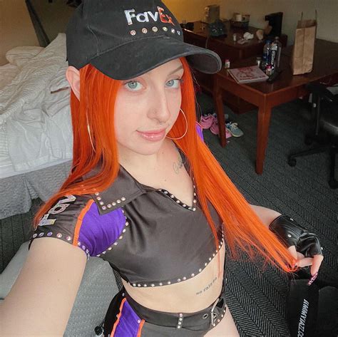 tw pornstars 3 pic melody parker 🦄🌈 twitter i m all of my ex s favex so the outfit is on