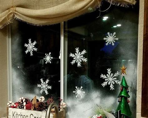 15 Simple Window Decoration Ideas To Cheer Up Your Wintertime