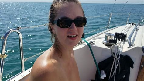 Huh Jed Slad Barefoot Sailing Adventures Nude Vykořenit Tableta Spirála