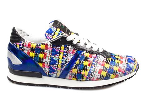 Either refer to, are set there, named after a location or feature of the city, named after a famous resident, or inspired by an event that occurred locally. SERAFINI Los Angeles- Multicolors / Bluette | Scarpe ...