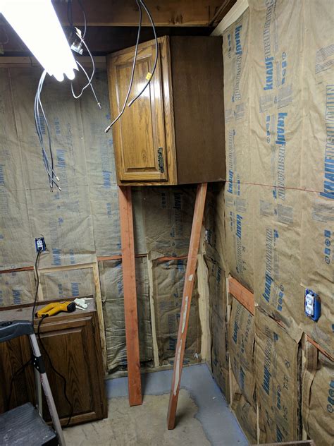How do you hang kitchen wall cabinets. How to hang cabinets by yourself @ derek.broox.com