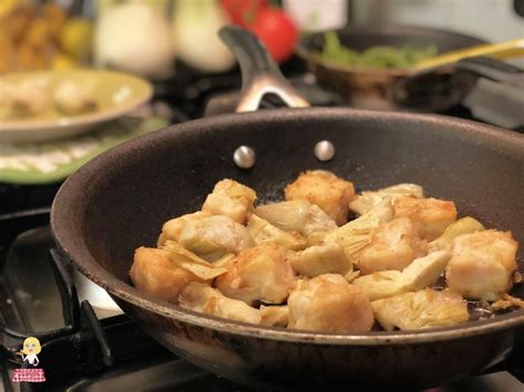 I carciofi surgelati sono la soluzione ideale per chi vuole gustare questi sfiziosi ortaggi tutto l'anno. PESCE con CARCIOFI in padella