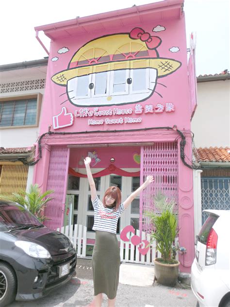Stayed at this hello kitty suite for my daughter's birthday. SUPPPP~!!! Me at Like Guest House ( Hello Kitty themed ...