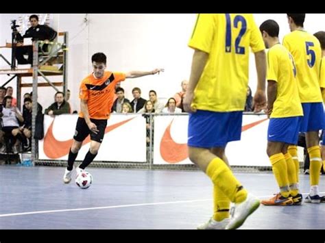 Nah, ada baiknya untuk memahaminya sebelum bermain bersama peraturan futsal yang berlaku secara internasional, diterbitkan oleh fifa. Best Free Kick Goals in Futsal - YouTube