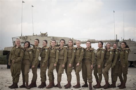 First Female Tank Operators These Are The First Female Tan Flickr