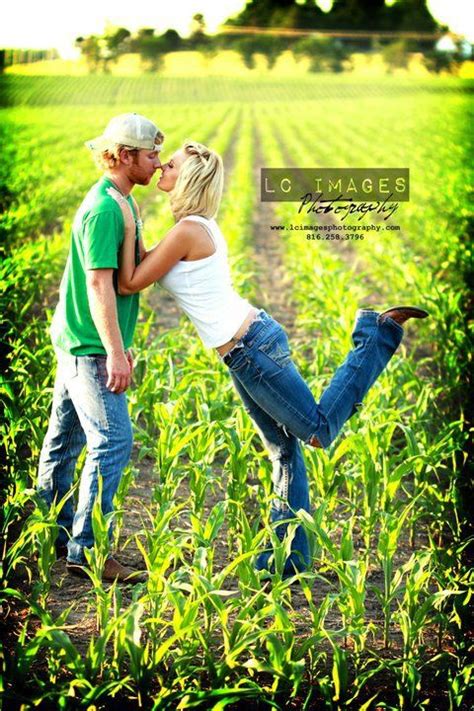 Cute Pose For A Country Couple I Know Couple Engagement Pictures