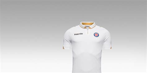 Split ʃplit (kroatisch split, italienisch spalato, entstanden aus griechisch ἀσπάλαθος, aspálathos) ist die zweitgrößte stadt kroatiens. Maillot Hajduk Split - Tous les maillots de foot officiels