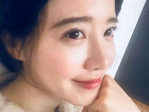 영상이 즐거우셨다면 좋아요와 구독하기 꾸~욱 눌러주세요 감사합니다. 근황 '안재현♥' 구혜선, 초밀착에도 결점 없는 아기 피부 ...
