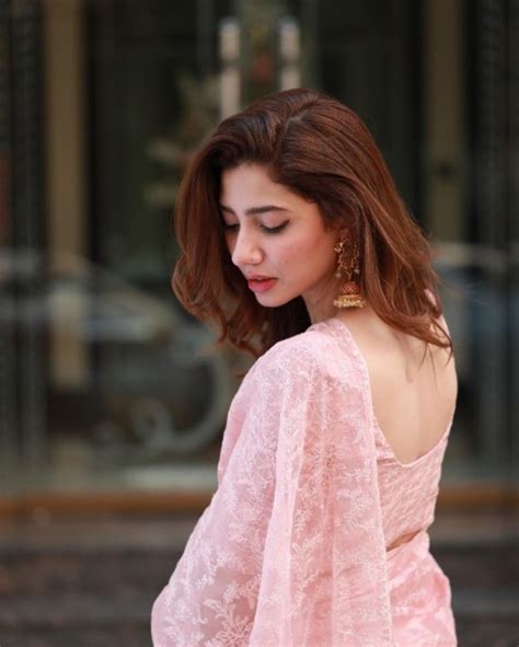 Mahira Khan Photos Latest Hd Images Pictures Stills And Pics Filmibeat