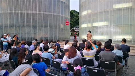1963年，加入博物館，成為館部助理，然後晉升為歐洲油畫館部的準館長。 1969年至1974年，被委任為 休士頓藝術博物館 的主管。 1974年，返回大都會藝術博物館擔任副主管，統籌主管及教育事務。 第五屆X-site《OO》即日起在北美館前廣場展出!｜欣傳媒