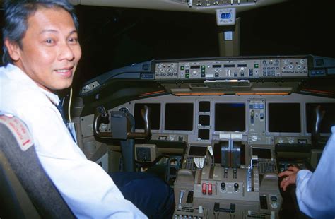 Malaysia Airlines Pilot Salary Flying Is A Rewarding Career Both