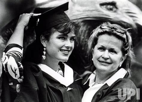 Photo Brooke Shields With Her Mother Teri At Princeton University