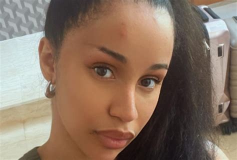 Cardi B Comparte Un Selfie Sin Maquillaje Ni Filtros Día A Día