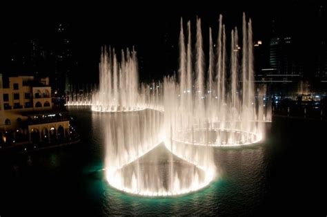 Amazing Water Fountain Of Burj Dubai Lake