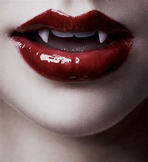 Pin By Andjela Tasic On Vampire Vampire Lips Vampire Portrait Pirate Girl Tattoos