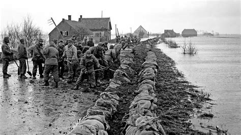 Download gratis de app van nu.nl, de populairste nieuwsapp van nederland. In beeld: Watersnoodramp 1953 | NU - Het laatste nieuws ...