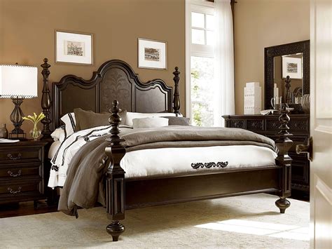 After purchasing the portofino bedroom set i was extremely excited to finally be able to tie the entire bedroom together. Castella Portofino Poster Bedroom Set Universal Furniture ...