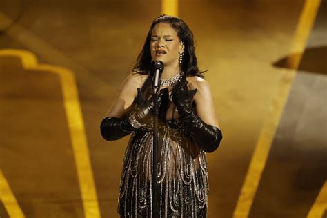 Oscars 2023 Rihanna Interprète Pour La Première Fois Lift Me Up Sur