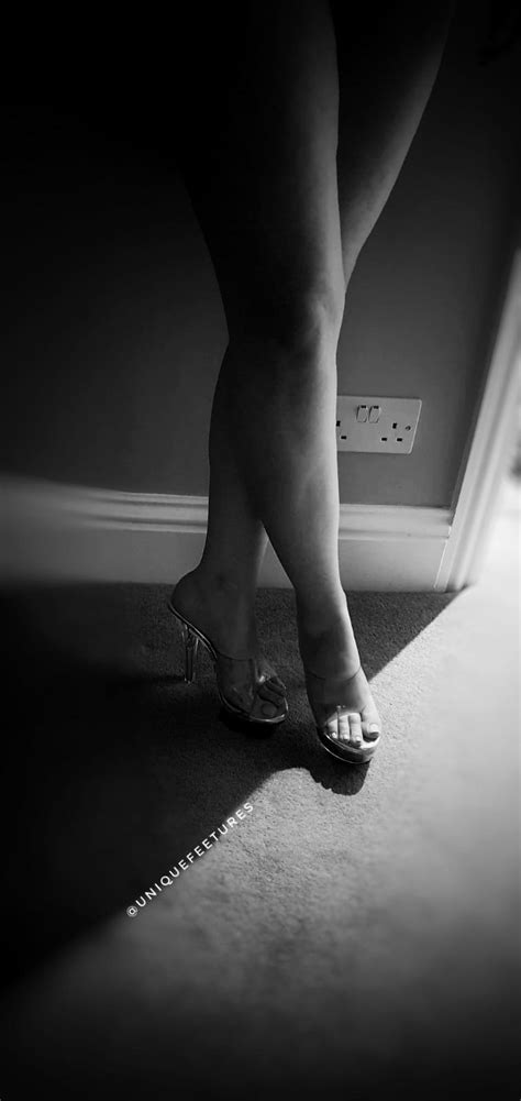 Sultry Silhouette👣 I Love A Good Tease How About You💬 Rfeetloversheaven