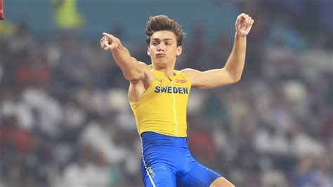 The world record holder won his event and set hearts . İsveçli atlet Duplantis, sırıkla atlamada dünya rekorunu ...