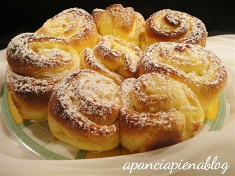 Ricetta bimby per dolci facili da preparare. Torta di rose (versione tradizionale e bimby)