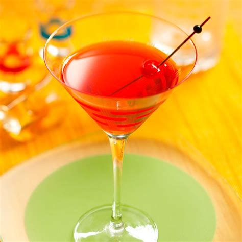 The Dry Martini Cocktail You Should Know How To Make Recipe Rose Cocktail Recipes Cocktail