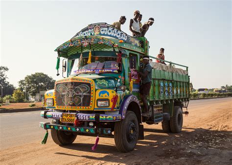 horn   decorated trucks  india powerhouse books