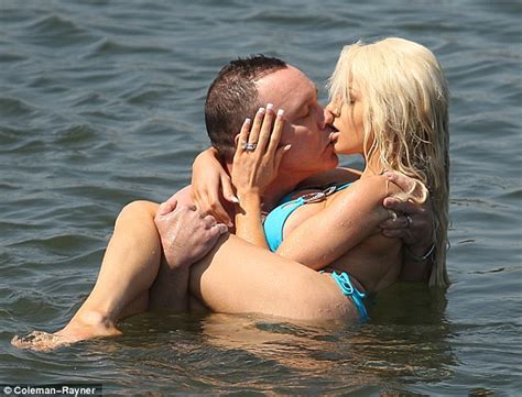 Courtney Stodden And Doug Hutchison Frolic On The Beach Daily Mail Online