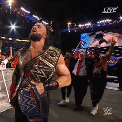 Summerslam 2022 Roman Reigns Retuvo El Campeonato Universal Wwe Ante