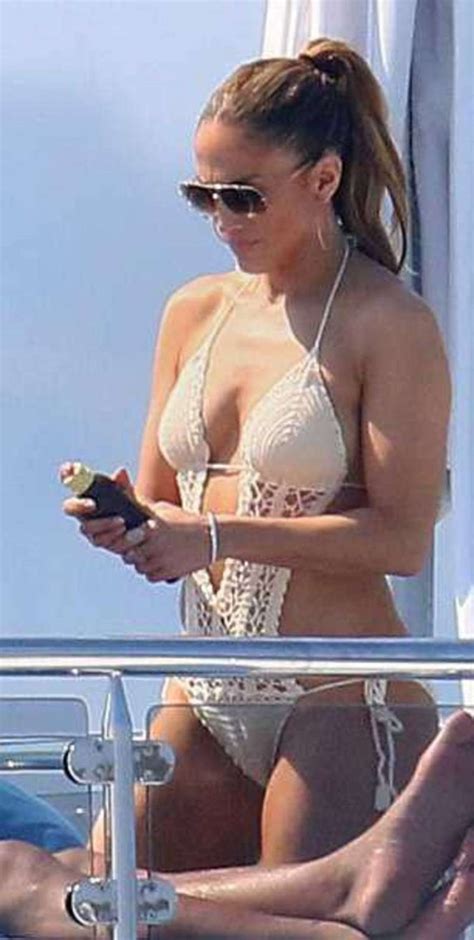 Jennifer Lopez In Swimsuit On A Yacht In France Gotceleb