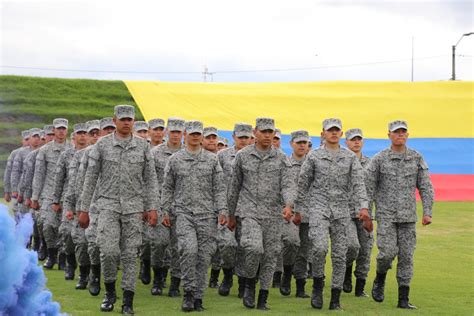 con orgullo 45 soldados finalizan su servicio militar en el catam fuerza aérea colombiana