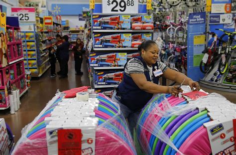 What time does Walmart open day after Christmas? Dec. 26 store hours - al.com