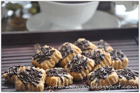 Resepi biskut nestum rangup diinspirasikan dari blog ovenkecil@blogspot.com. Biskut Nestum Coffee Nut ~ Resepi Terbaik | Food, Cookie ...