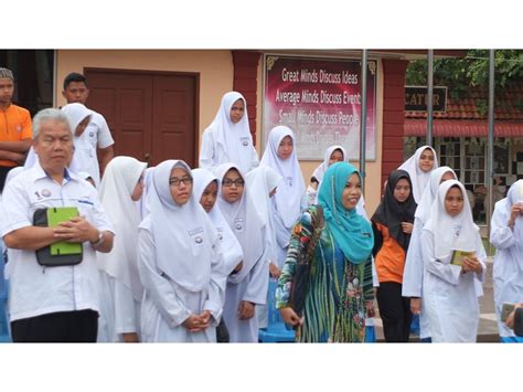 The students' winning inventions were a paper project made from corn husk, floating solar. Lawatan Penanda Aras Kepimpinan Pelajar Asrama SMK Abdul ...