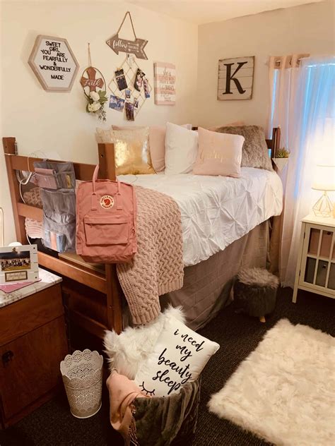 24 Photos Of Insanely Beautiful Organized Dorm Rooms By Sophia Lee