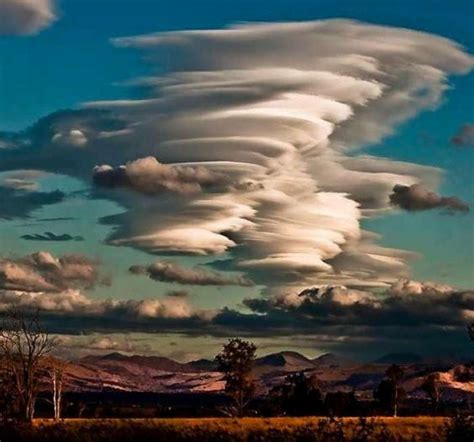 Lenticular Clouds Are Often Mistaken As Ufos In 2020 Clouds