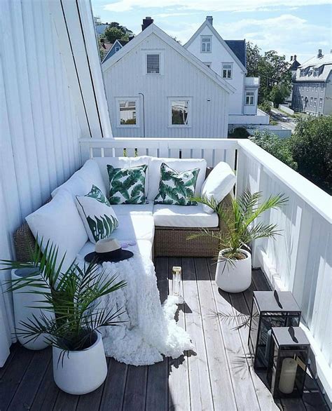 20 Cozy Balcony Ideas You Should Consider While Decorating Balcony