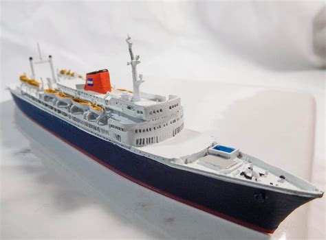 Rare 1 1250 Model Ship Highly Detailed Diecast Cruise Liner Veendam