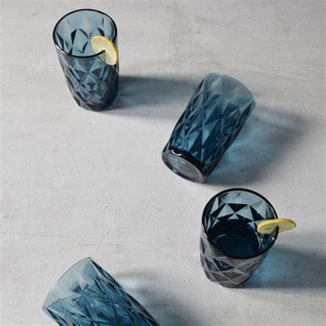 Using a red wine glass to drink water is a grievous mistake! Aaron Blue Geometric Drinking Glasses - Set of 4 Our ...