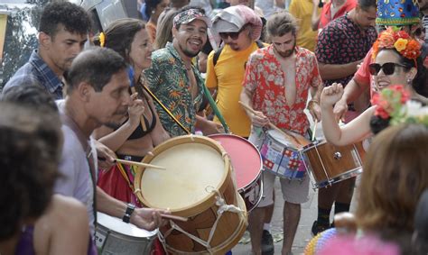 Rio Cancela Blocos De Rua No Carnaval Por Causa Da Covid