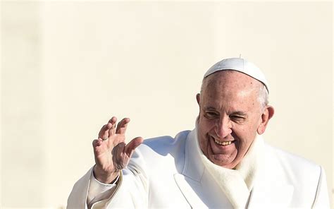 Review In A New Book Pope Francis Calls Mercy Essential The New York Times
