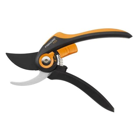 Fiskars Smartfit Steel Bypass Hand Pruner With Standard Handle In The