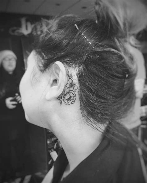 70 Best Behind The Ear Tattoos For Women Blurmark Behind Ear