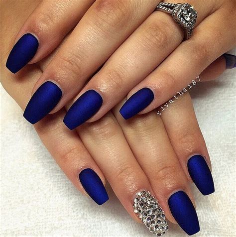 Ver más ideas sobre uñas azules, uñas azul marino, manicura de uñas. Uñas mate 2018 | Uñas 2018 | Uñas azules, Uñas mate y Uñas ...