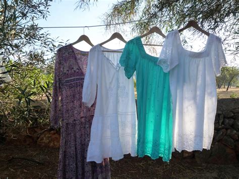 It is the third largest of the balearic islands, an autonomous community of spain. Trend du JOUR: Hippie-Look à la Ibiza - Journelles