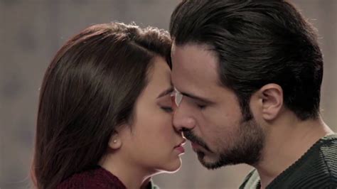 Raaz Reboot Kriti Kharbanda Topless And Hot Kissing Scene With Emraan Hashmi 1 Youtube