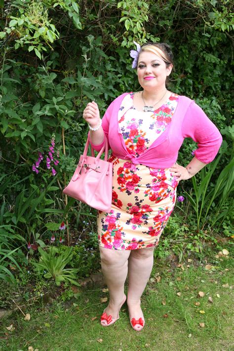 Fat Chick In Floral Bodycon Dress Alert Pamper And Curves