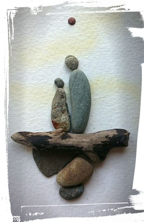 Pebble Art: Beach Pebbles on Driftwood | Stone art, Pebble art, Pebble pictures