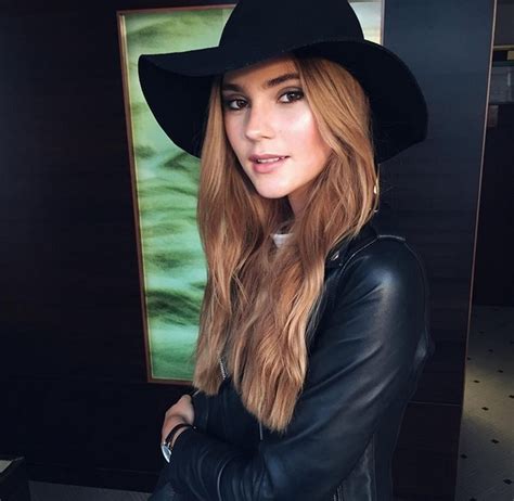 Stefanie Giesinger Sexy Schnappschuss Oben Ohne Bravo