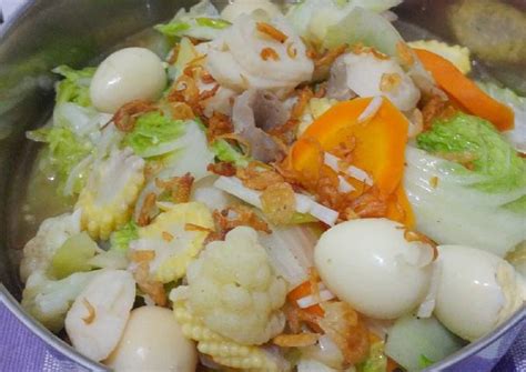 Hujan terus dari pagi.jadi nggak minat ke pasar dech.lagian meriang juga badan.akhirnya cuma mengandalkan tukang sayur buat belanja hari ini. Resep Tumis Sayur Campur oleh Yuniar Maharani - Cookpad